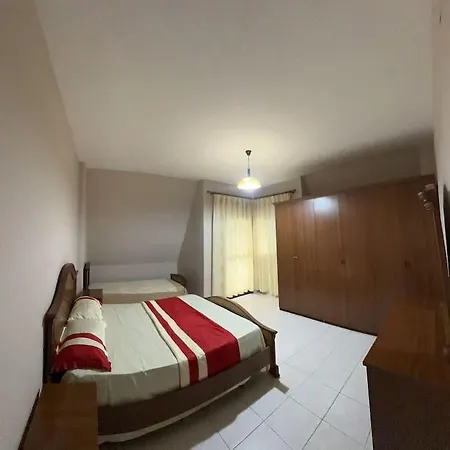Good Cheap Fast Apartman *